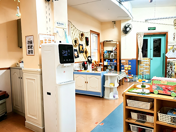 余石岭幼儿园安装尼维珂D50净水直饮机，为园内儿童提供健康饮水设备环境！